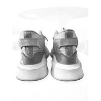 ราคา รองเท้า Adidas หุ้มข้อ สีขาวเทาตัดเหลือง size 40 มือสองสภาพดี (48356959956)