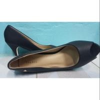 ราคา รองเท้า Thames ของแท้ 100% Size 38 (6914948129)