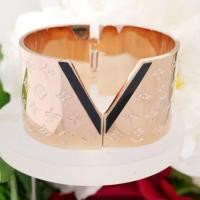 ราคา กำไลพรีเมี่ยมลายหลุยส์ไม่ลอกไม่ดำจำนำไม่ได้ (7534371747)