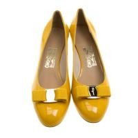 ราคา Ferragamo Salvatore แท้% Mustard Patent Leather Vara Bow Block Heel Pumps Size 39 (2309345415)