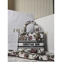 ราคา very good condition! Dior lady medium 2022 สวยมาก (29542439867)