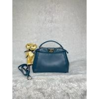 ราคา Fendi Peekaboo small bag (26726428451)