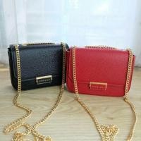 ราคา สินค้า Outlet รุ่นใหม่ CHARLES & KEITH PUSH-LOCK CHAIN SLING BAG (673382666)