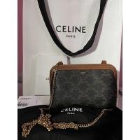 ราคา Used like new!!! Celine ซีลีน clutch on chain (16941011781)
