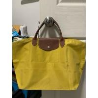 ราคา Longchamp แท้ ขนาดL หูสั้น สีเหลืองมาสตาด สภาพผ้าสวยมีพองก้นๆนิดหน่อย (56953588190)