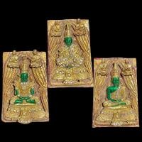 ราคา (ชุด 3 องค์) ชุดพระแก้วมรกตทรงเครื่อง 3 ฤดูประดับพลอย สมเด็จโขนประดับพลอย ลงรักปิดทอง หลังประดับพลอย กรุวัดพระแก้ว (22211919480)