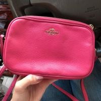 ราคา Coach cross body แท้100%ซื้อมาเองจาก เมกา มีบัตรแคร์ ถุง สภาพ95% ใช้เองค่ะ ขอรูปเพิ่มเติมได้ค่ะ พร้อมโอนลดได้ค่ะ (1668843807)