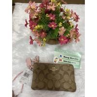 ราคา สด-ผ่อนกระเป๋าสตางค์คล้องมือผู้หญิง Double Corner Zip Wristlet In Signature Canvas รุ่น 87591 สี Blossom ไซส์ S (5258331309)