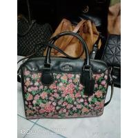 ราคา กระเป๋าทรงหมอน Coach มือสอง (9300716458)