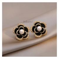 ราคา Inlume.id - PEARLATIQUE EARRINGS - 070 classic vintage black flower pearl classic VINTAGE LUXURY black flower EARRINGS WITH pearl (48453457287)