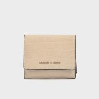 ราคา ส่งฟรี ของแท้ CROC-EFFECT SHORT WALLET มือ1 กล่องครบ กระเป๋าสตางค์ ของแท้ แบรนด์ charles & keith สีเบท ครีม พร้อมส่ง (4371972904)