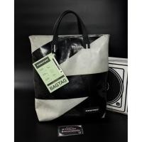 ราคา กระเป๋า Freitag รุ่น F202 Leland (มือสอง ของแท้) (47507778312)