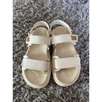 ราคา รองเท้ารัดข้อdiorมือสอง (44003927675)