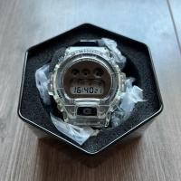 ราคา 7.7 (ของใหม่) นาฬิกา Casio รุ่น G-SHOCK ตัวเรือนใส ไม่มีสี พร้อมกล่องเหล็ก และคู่มือครบ จากศูนย์ CMG (17621935679)
