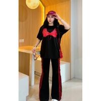 ราคา ชุดเซ็ตเสื้อมือ2สรแดง oversize สกีนลายบรา + กางเกงขายาวขาม้าแต่งแถบ 3 เส้น สีน่ารักมากๆ (43078888679)