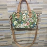 ราคา กระเป๋าสะพายข้าง Oilily แท้ มือสองสภาพสวย (4819598649)