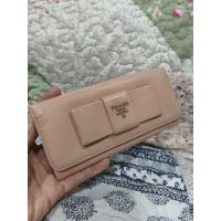 ราคา พร้อมส่ง**กระเป๋าสตางค์ใบยาว Prada แท้มือสอง (24527020789)