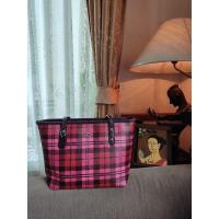 ราคา Coach Small Tote (Mini) แท้%มือสอง ภายในสะอาด ตำหนิมุมนิดนึง ไซส์นี้ต้องมีเลยค่า (13995737019)
