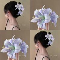 ราคา แฟนซีริมทะเลวันหยุดสีม่วงลิลลี่ดอกไม้บิ๊กผมกรงเล็บคลิปสําหรับผู้หญิงจําลองดอกไม้กิ๊บวันหยุดดอกไม้หนีบอุปกรณ์ผม (42265610295)