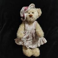 ราคา ตุ๊กตาหมี TY ดัดแขน ดัดขาได้ 1993 Ty Darlene Beanie Baby Teddy Bear Attic Treasures Collection Jointed Dress (25783091207)