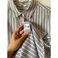 ราคา เสื้อเชิ้ตทำงานผู้หญิง ผ้าเรย่อน ลายทาง สีเทาขาว Uniqlo แท้ใหม่กริบ เทียบ 1 ไร้ตำหนิ อก 40 นิ้ว (29756862741)