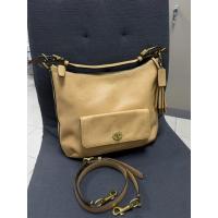 ราคา Coach Leather Convertible Hobo ของแท้ หลักร้อย มีสายยาว ตำหนิสภาพตามการใช้งาน (57803337073)