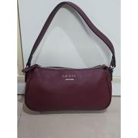 ราคา ,กระเป๋าสะพายข้างหนังแบรนด์guessแท้มือสอง (26157624305)