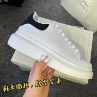 ราคา ▽รุ่นสูง McQueen ผู้ชายและผู้หญิงรองเท้าสีขาว 2021 หนังใหม่สบาย ๆ ด้านในเพิ่มแพลตฟอร์มรองเท้าผ้าใบคู่พื้นหนา (13737672210)