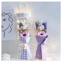 ราคา พร้อมส่ง ช่อดอกไม้ตุ๊กตากระต่าย Stella Lou ของขวัญวาเลนไทน์ วันเกิด รับปริญญา ของแต่งห้อง (13975101842)