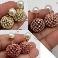 ราคา ต่างหู D ฉลุฝังเพชรทับหลัง วัสดุทองเหลือง สีทองโบราณ ก้านวัสดุทางการแพทย์ ไม่แพ้ ไม่คัน พร้อมส่ง (25851433107)