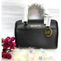 ราคา หมอนมินิMichael Kors Travel XS Duffle Crossbody in Signature (22752527420)