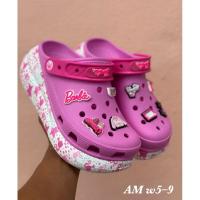 ราคา Crocs barbie รองเท้าแตะเสริมสูง สำหรับผู้หญิง (27554585308)