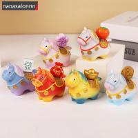 ราคา nlnl ปีใหม่เรซิ่นตกแต่งการ์ตูนม้าน้อยตุ๊กตาตกแต่งโชคม้าโพนี่สก์ท็อปเครื่องประดับเทศกาลของขวัญ (52853505211)