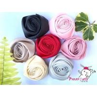 ราคา กุหลาบตูมพร้อมเข็มกลัด ทำจากริบบิ้นร่อง ขนาดดอก 6-7 ซม. (ราคาต่อดอก) (23317073836)