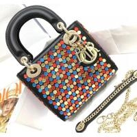 ราคา กระเป๋า Dior Lady Dior Mini Three Grid สีสันสวยงาม สามารถถือหรือนำไปเป็นกระเป๋าขวางได้หลากหลายโอกาส (54407897582)
