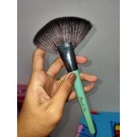 ราคา BrushToo-Fan Brush #แปรงพัด #Brushtoo #แปรงไฮไลท์ (6867889623)