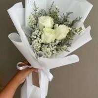 ราคา [ สินค้าพร้อมจัดส่งด่วน ] ช่อดอกไม้สีขาว กุหลาบ 3 ดอก ดอกไม้สด (51559245492)