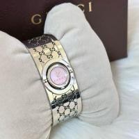 ราคา GUCCI Twirl Pink Pearl Dial ทรงกำไลขนาดกว้าง 25 mm [หน้าปัดนาฬิกาหมุนสลับ ใส่ได้ทั้ง 2 ด้าน] หรูหรา ไม่ซ้ำใคร (28240111897)