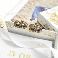 ราคา DIOR7022 ต่างหูเพชรเต็มตัวอักษรสีบรอนซ์หญิง Retro (49409217641)