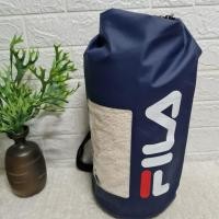 ราคา กระเป๋าสะพาย เดินทาง เล่นกีฬา ผ้ากันน้ำ ยี่ห้อ FILA สูง 17 ก้นเส้นผ่าศูนย์กลาง 8 นิ้ว ราคา 290 บาท ไม่รวมส่ง (17900875297)