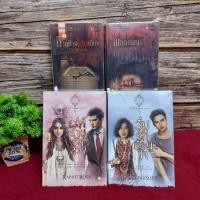 ราคา หนังสือเรื่อง:พลิกแผนฆ่า AB3261 บ้านข้างโลงเคียง AB3262 ร่มรักเรือนใจ AB3263 เลห์ร้ายรักลวง AB3264 (50700851286)