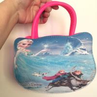 ราคา พร้อมส่งกระเป๋าสะพายข้างหรือถือลายfrozen (2323829598)