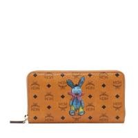 ราคา ส่งฟรี MCM RABBIT ZIP AROUND WALLET (กระต่าย)) (6508366769)