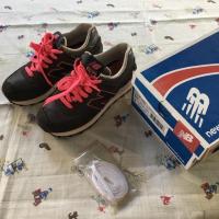 ราคา USED NEW BALANCE รองเท้าผ้าใบ (142542791)