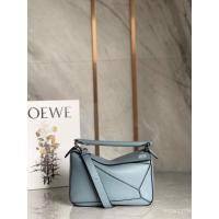 ราคา LOEWE Puzzle Small Medium Haze Blue กระเป๋าทรงเหลี่ยมสำหรับสะพายไหล่ (40279624149)