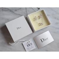 ราคา Set of dior daisy necklace and earrings (52906687970)