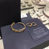 ราคา Apm Monaco เปิดมุม สร้อยข้อมือลายงู สไตล์แฟชั่นสำหรับผู้หญิง พร้อมต่างหูและเครื่องประดับเงินสีคัลเล (43379970053)