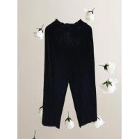 ราคา ส่งต่อ กางเกงอัดพลีทกำมะหยี่ สีดำ (Size S-M) (55056305040)