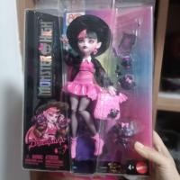 ราคา 【พร้อมส่ง】monster high doll ตุ๊กตา ชุด รองเท้า reel drama draculaura ชุด Monster High Monster High School clawdeen Wolf Doll Wolf Lady Holiday Dress Up Series Doll (56259283484)