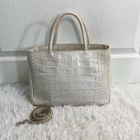 ราคา Used Furla White Croc Embossed Leather Practica Tote ของแท้ (11459121517)